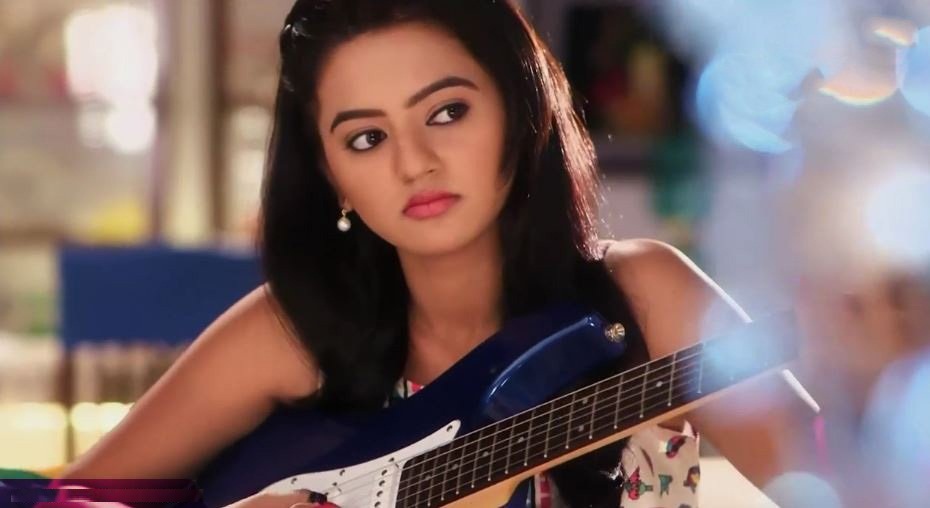 Helly Shah Sexy Pics Download