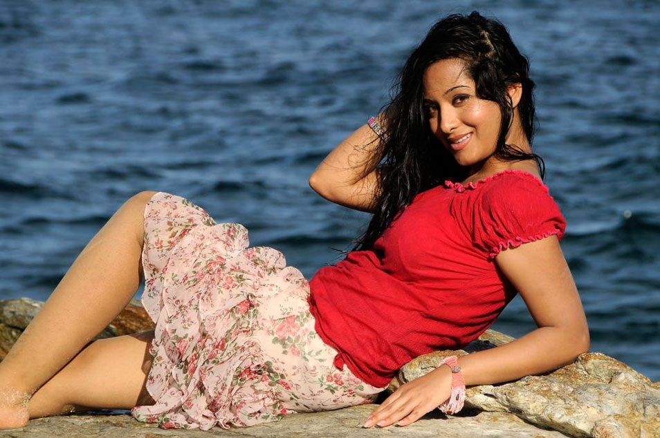 Bollywood Actress Preetika Rao Latest Full HD Pictures Download
