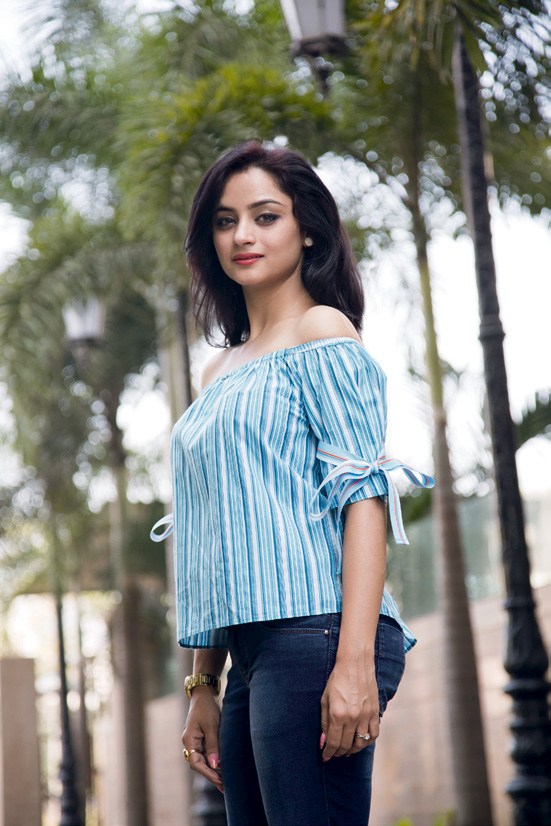 Madirakshi Mundle Hot Pictures In Jeans Top