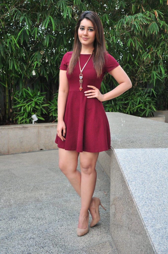 Raashi Khanna Sexy Legs Wallpapers In Short Dress