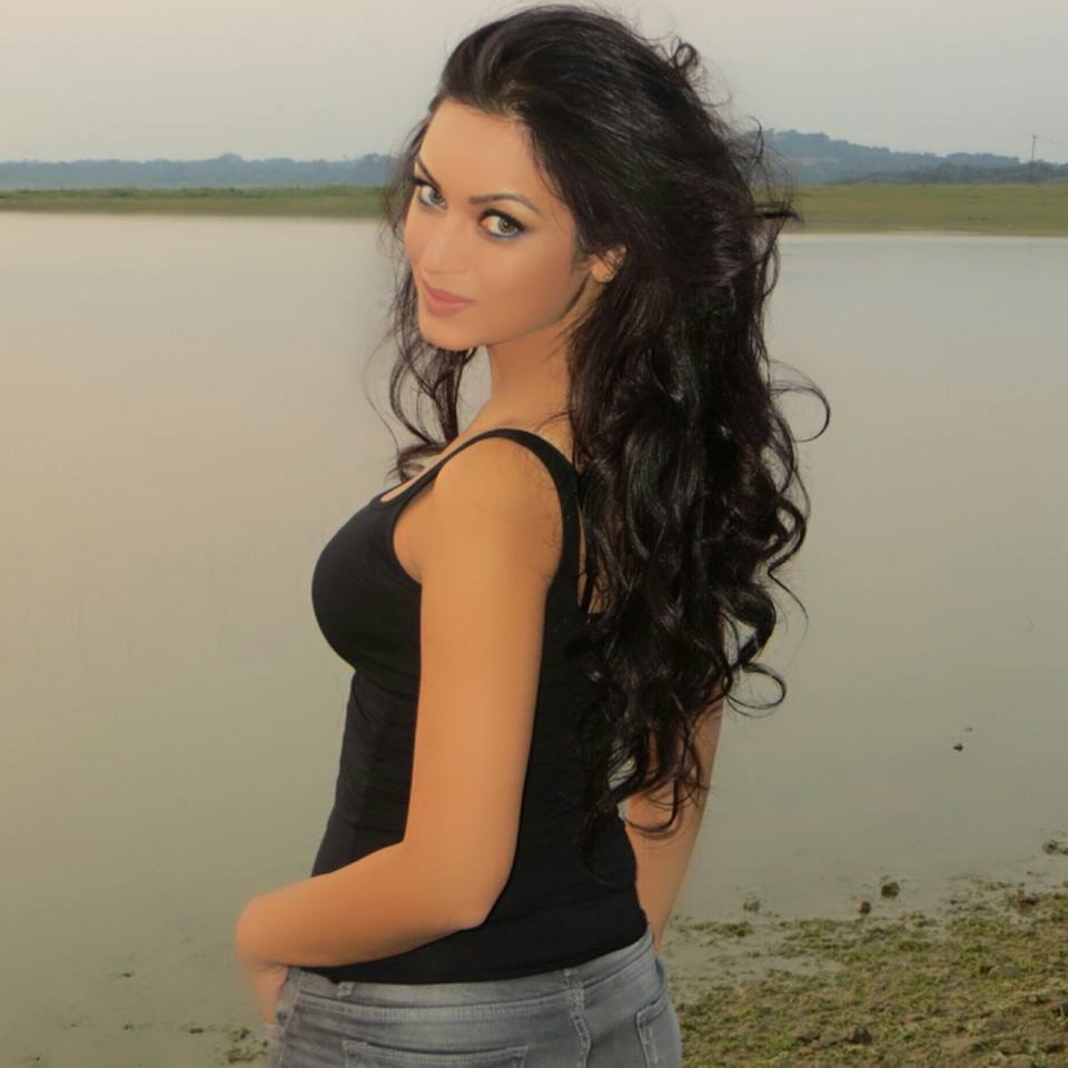 Maryam Zakaria Sexy