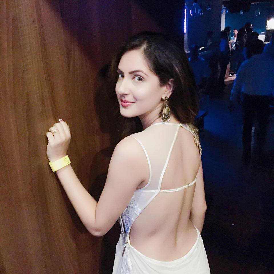 Pooja Bose In Backless Pictures