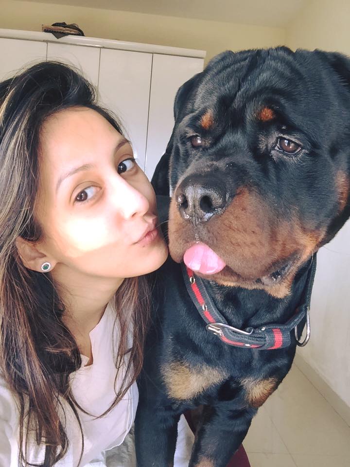 Chahat Khanna Cute Pics With Dog