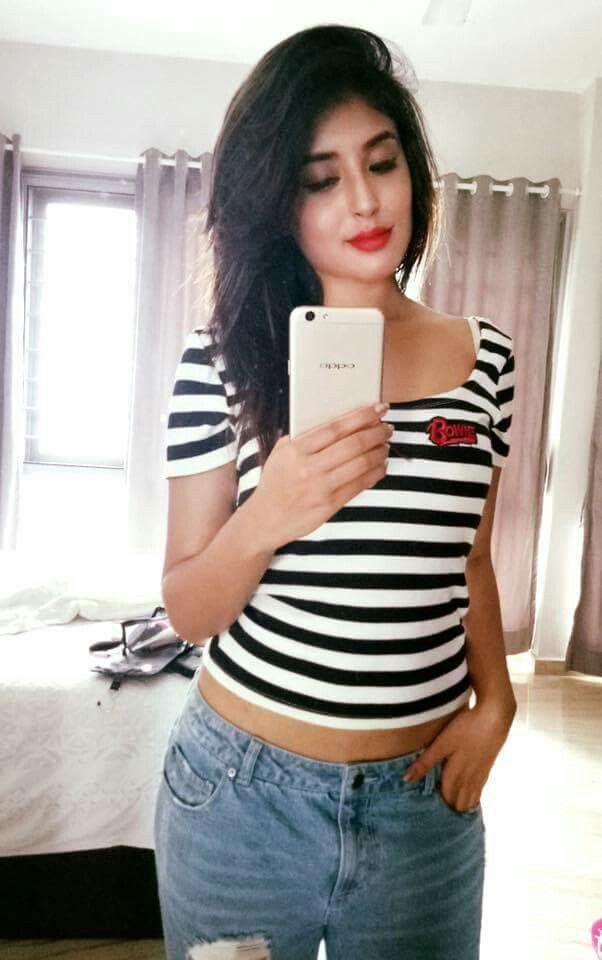 Kritika Kamra Hot In Jeans Top Pics