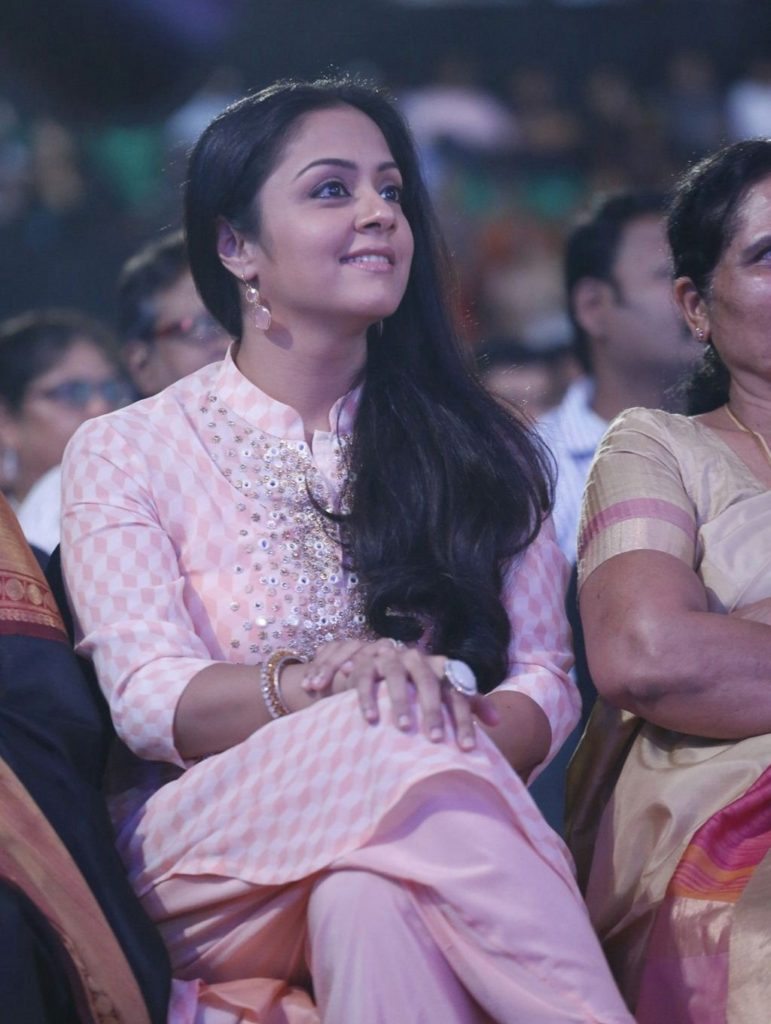 Jyothika At Awards Show Sexy Pics