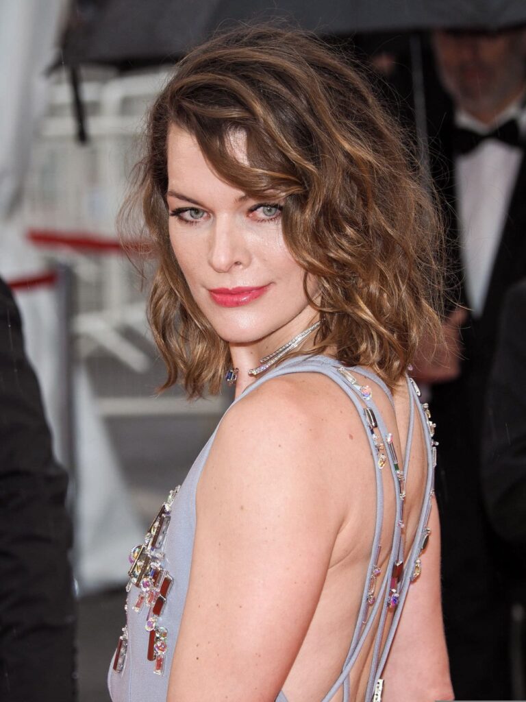Milla Jovovich Backless Wallpapers