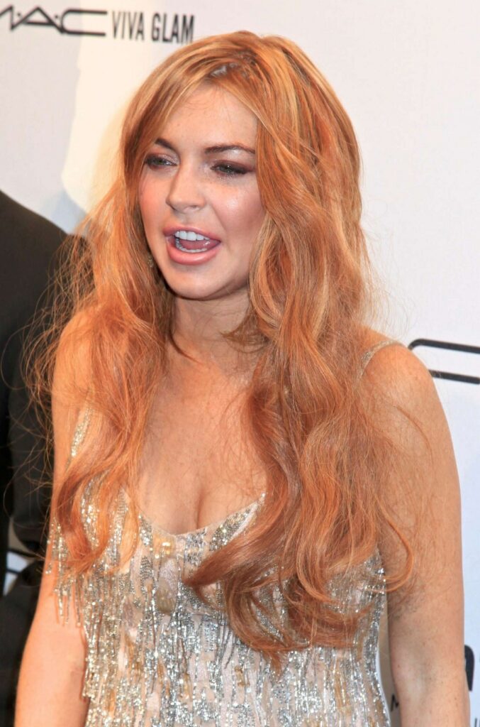 Lindsay Lohan Sexy Smile Wallpapers