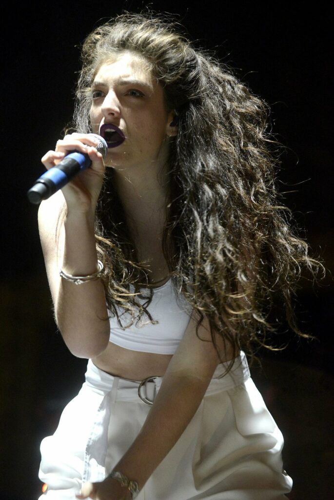 Lorde Bra Pictures