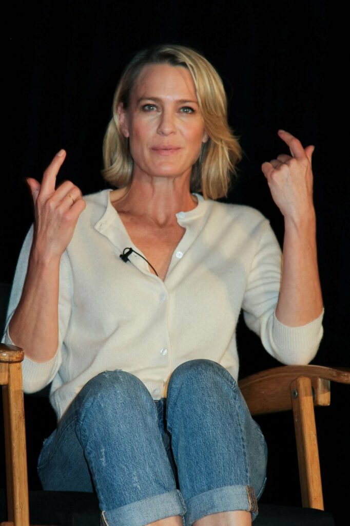 Robin Wright Jeans Pictures