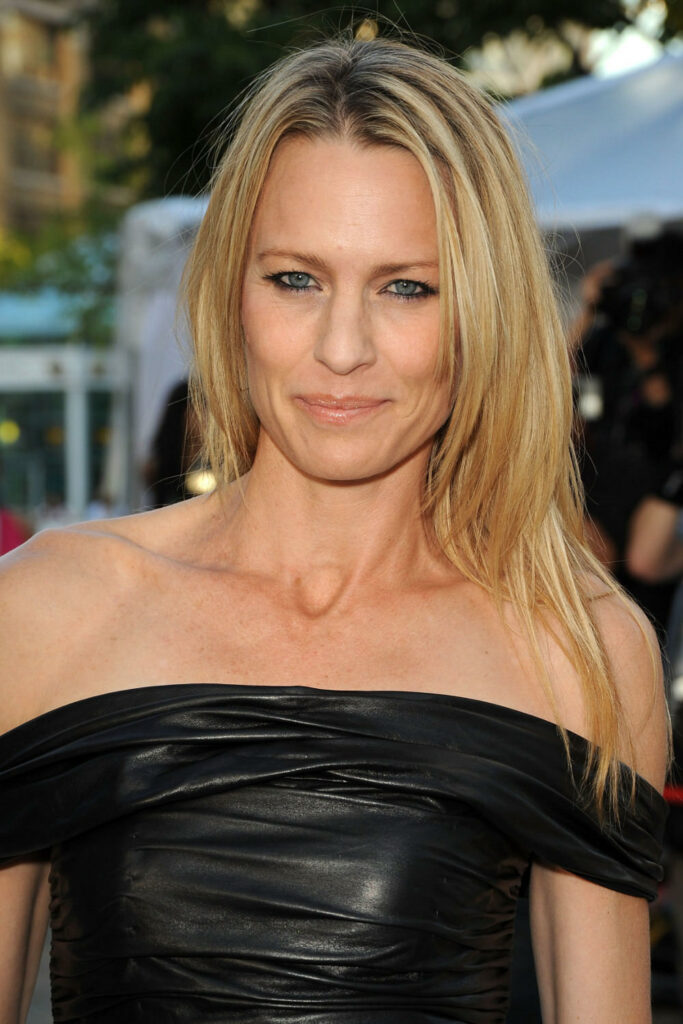 Robin Wright Sexy Pictures