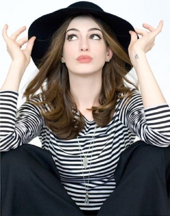 Anne Hathaway Hot Images