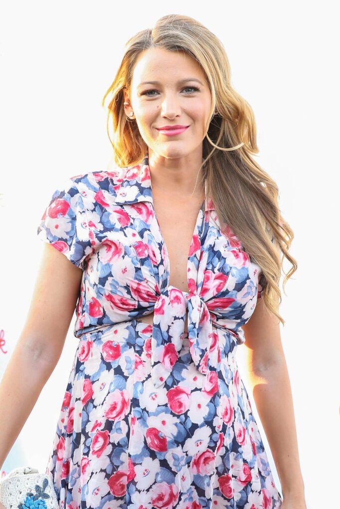 Blake Lively Braless Pictures