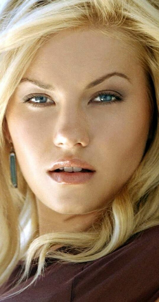 Elisha Cuthbert Working Out Images