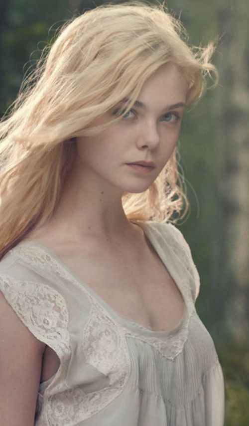 Elle Fanning Boobs Pictures