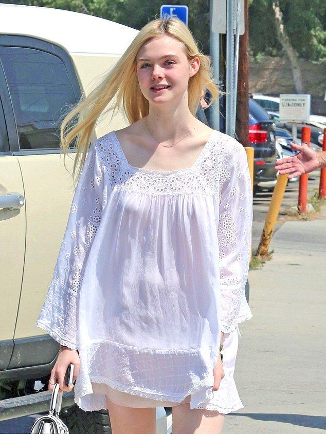 Elle Fanning Hair Style Images