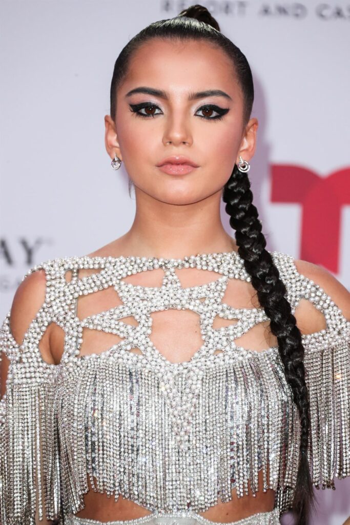 Isabela Moner Hair Style Pictures