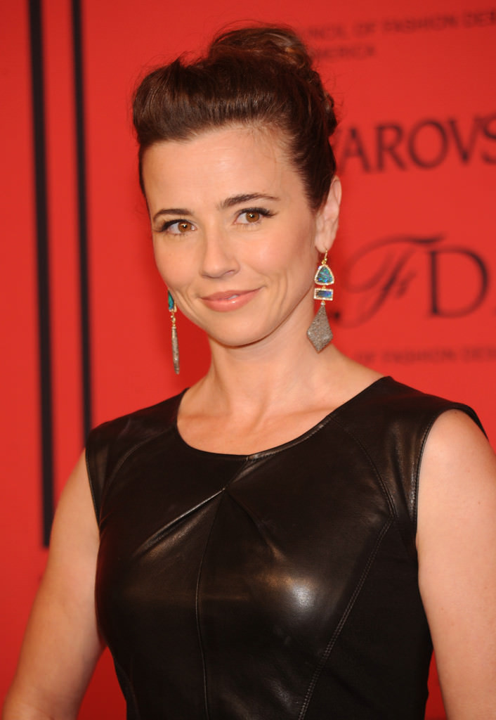 Linda Cardellini Hair Style Pictures