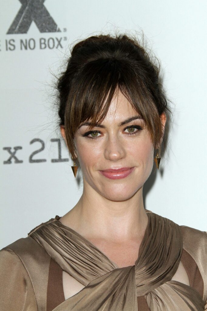 Maggie-Siff-Sexy-Lips-Photos
