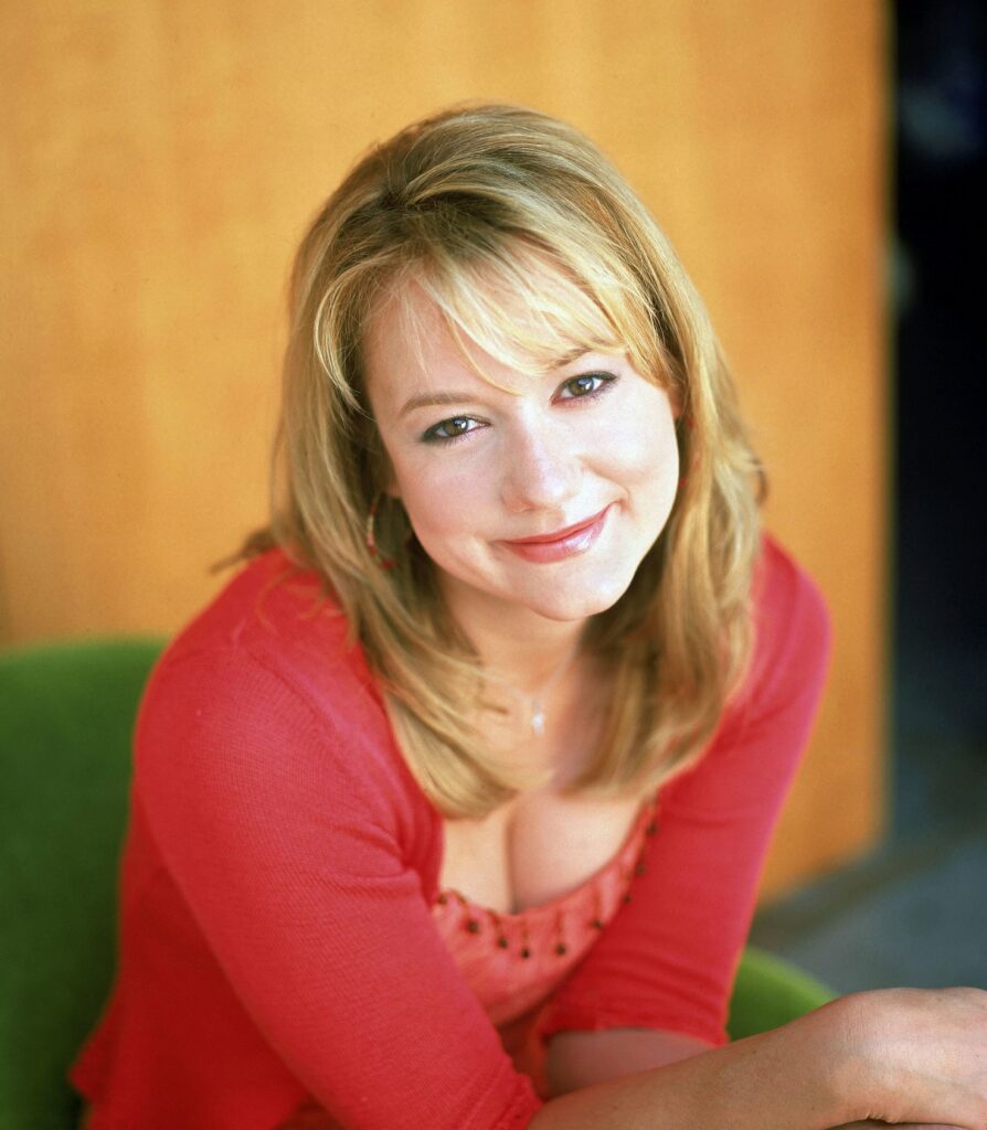 Megyn Price Hot Pictures
