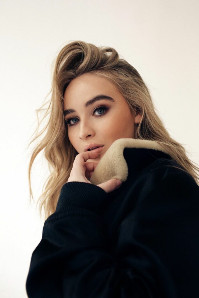 Sabrina Carpenter Hair Style Pictures