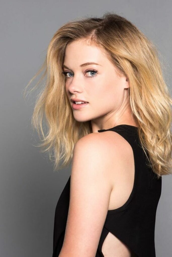 Jane Levy Swimsuit Images