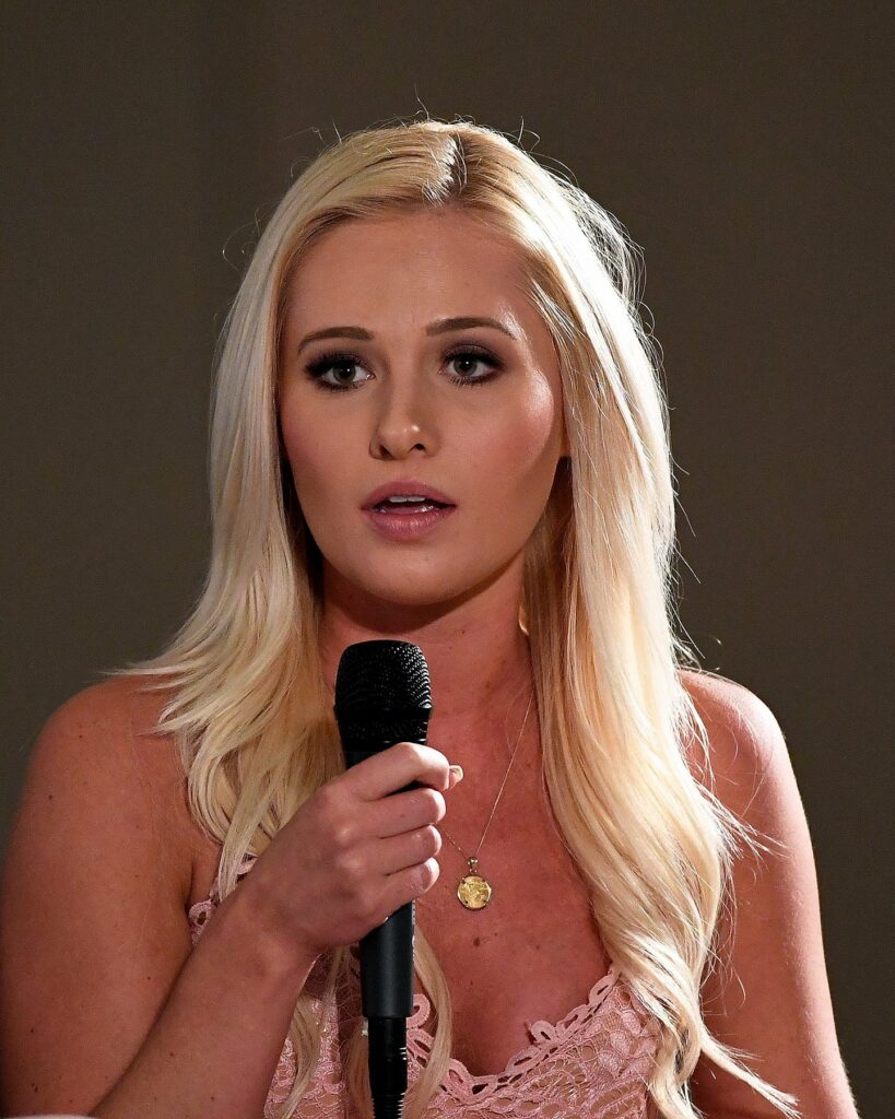 Tomi-Lahren-Muscles-Images